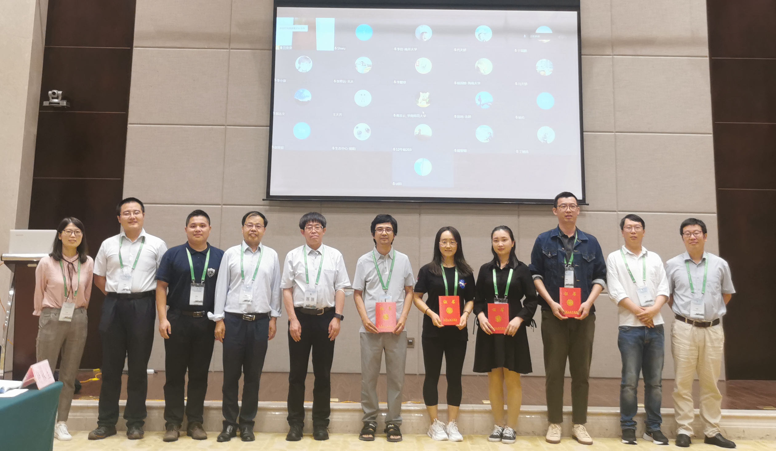 合影_副本.jpg 合影_副本.jpg