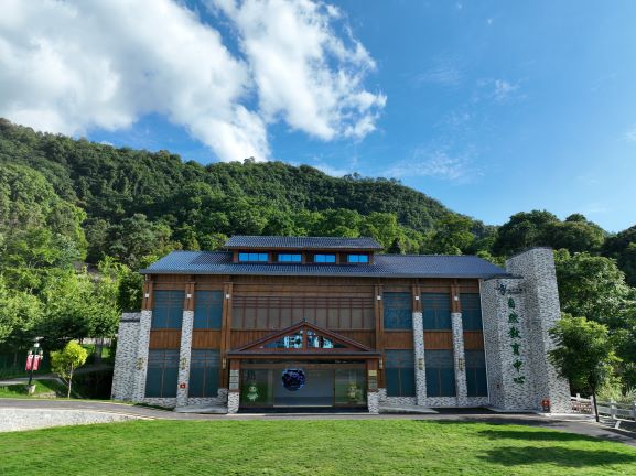 1雅长自然教育中心展馆.jpg 1雅长自然教育中心展馆.jpg