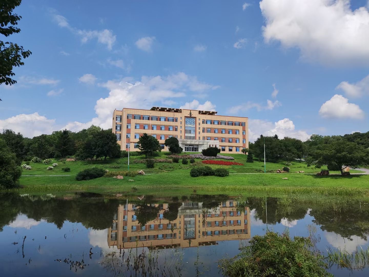 辉山园区 (2).jpg 辉山园区 (2).jpg