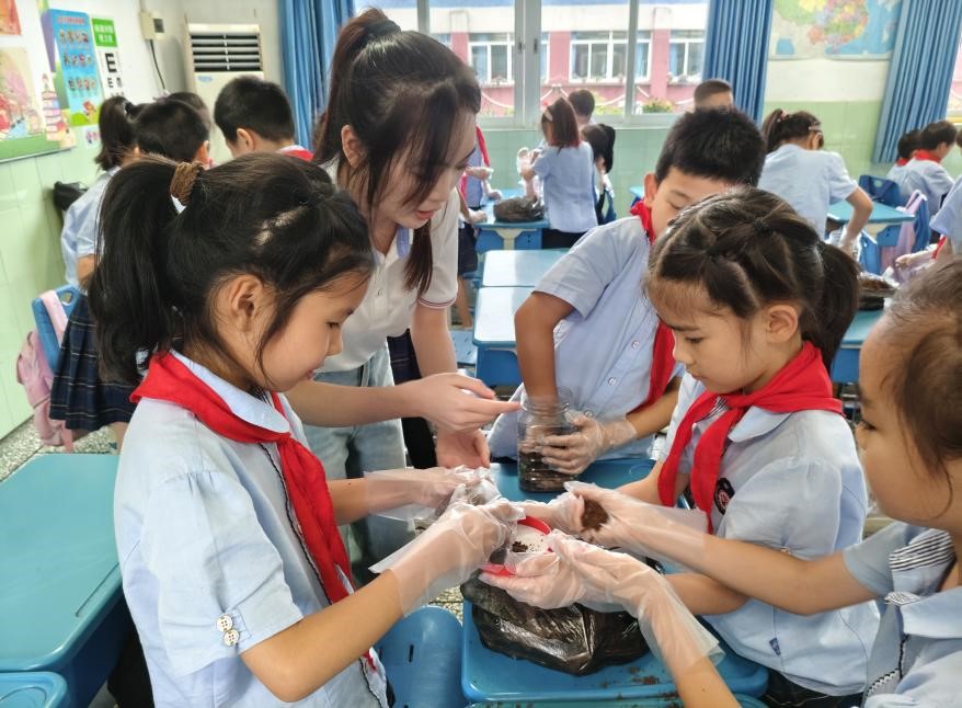 曲仲湘4.jpg 曲仲湘4.jpg